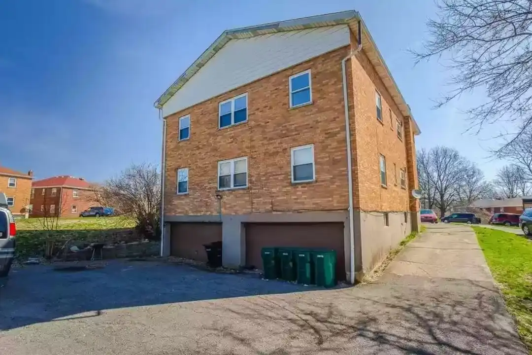 Apartment in Cincinnati, West Price Hill - View 5