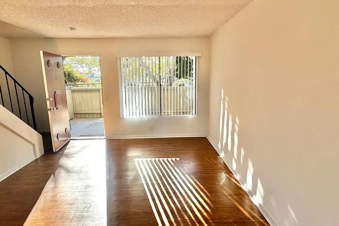 Barranca Vista Townhomes - More