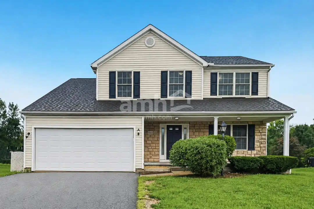 11618 Bridgewater Dr – photo 1 of 20