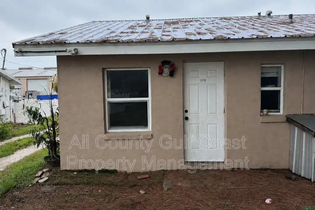 2416 10th St W – photo 1 of 8