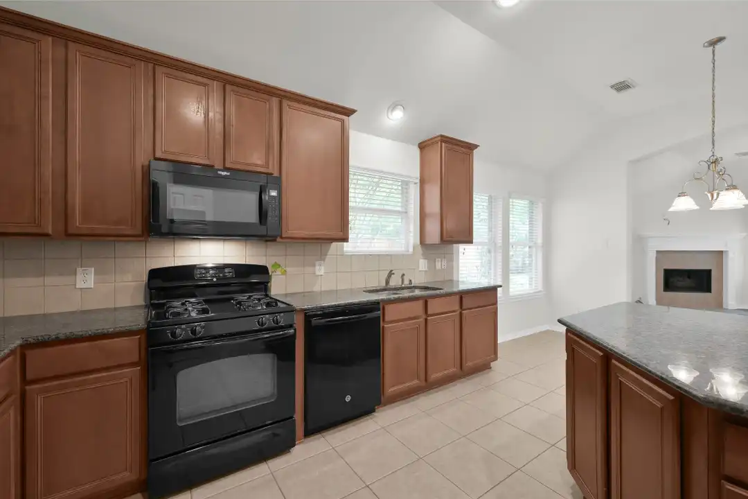 10 Barker Ridge Ct - More