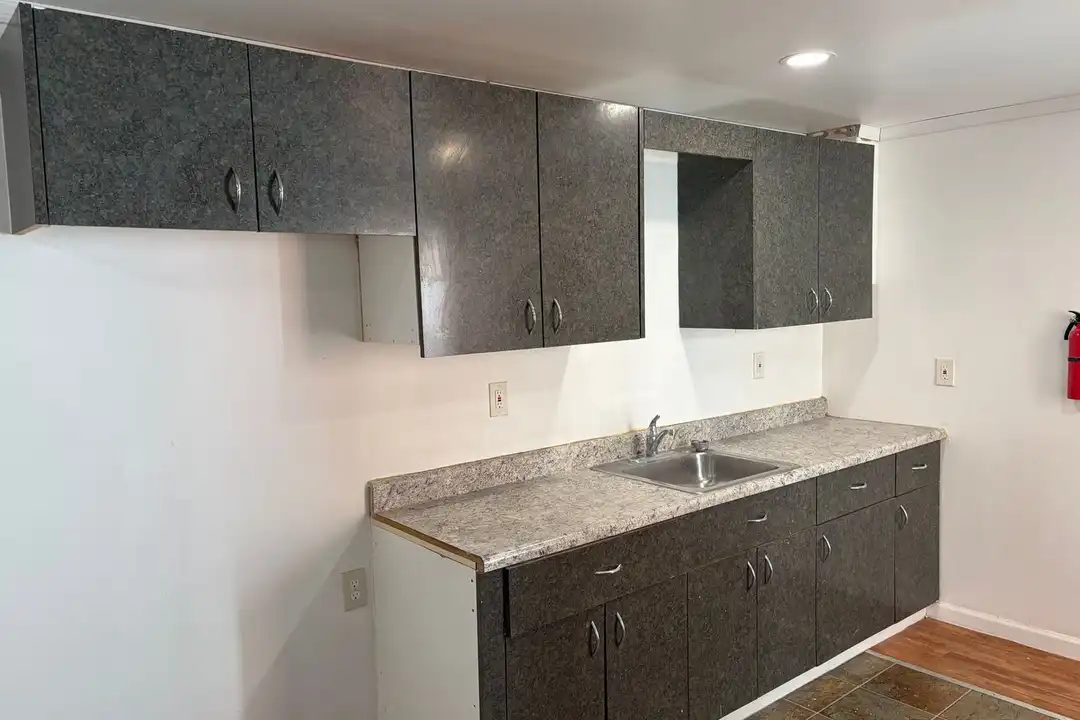 512 1/2 N Charlotte St - View 5