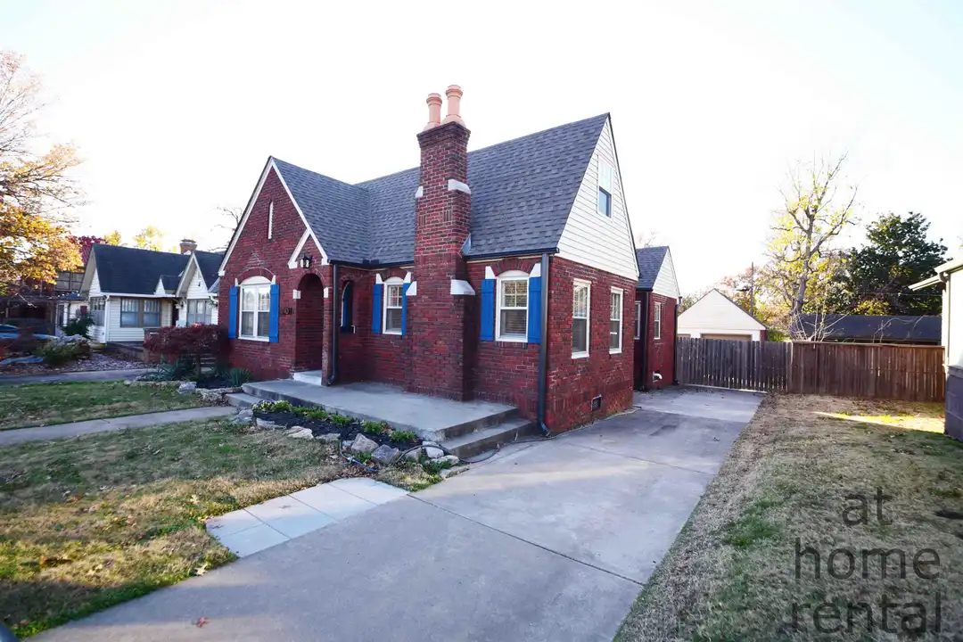 1740 S Yorktown Ave - View 2
