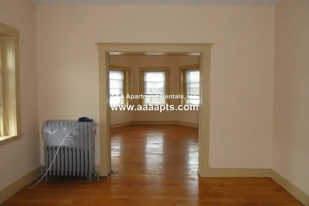 32 Ashley St unit 3 – photo 1