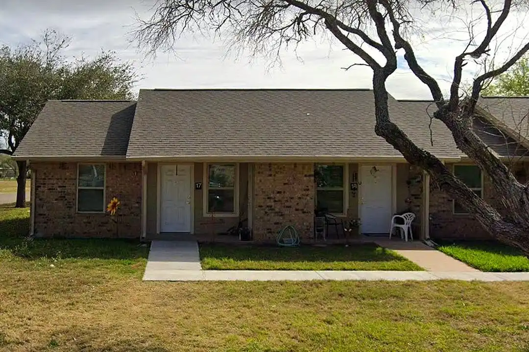 711 N Sigrid Ave unit 102 - View 6