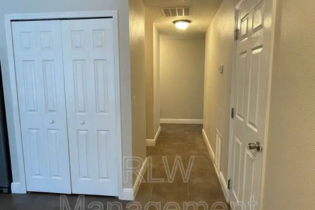 528 Citrus Ave unit 1 - View 2