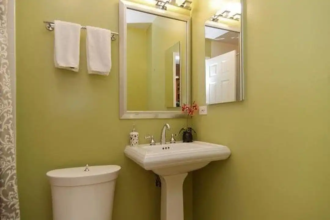 2036 N Larrabee St unit 802 - View 4