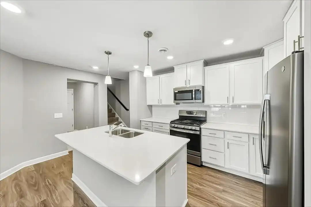 1211 Upper 142nd St E - View 4