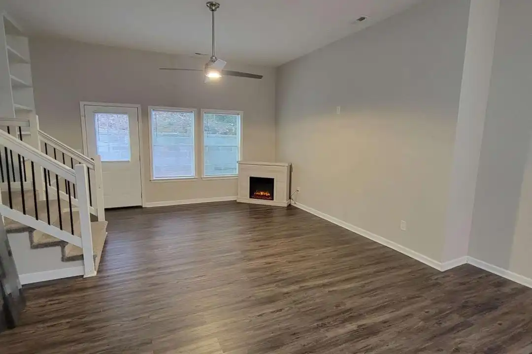 380 Glendale Rd - View 6
