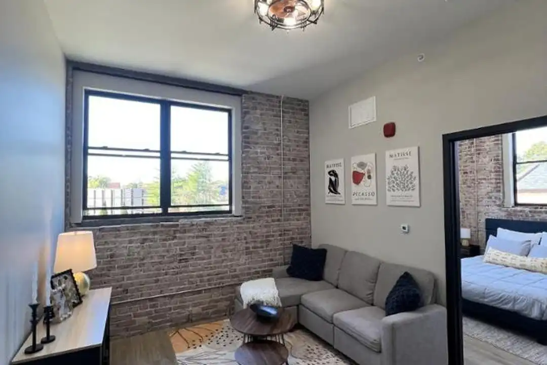 207 St Louis St – photo 1 of 28