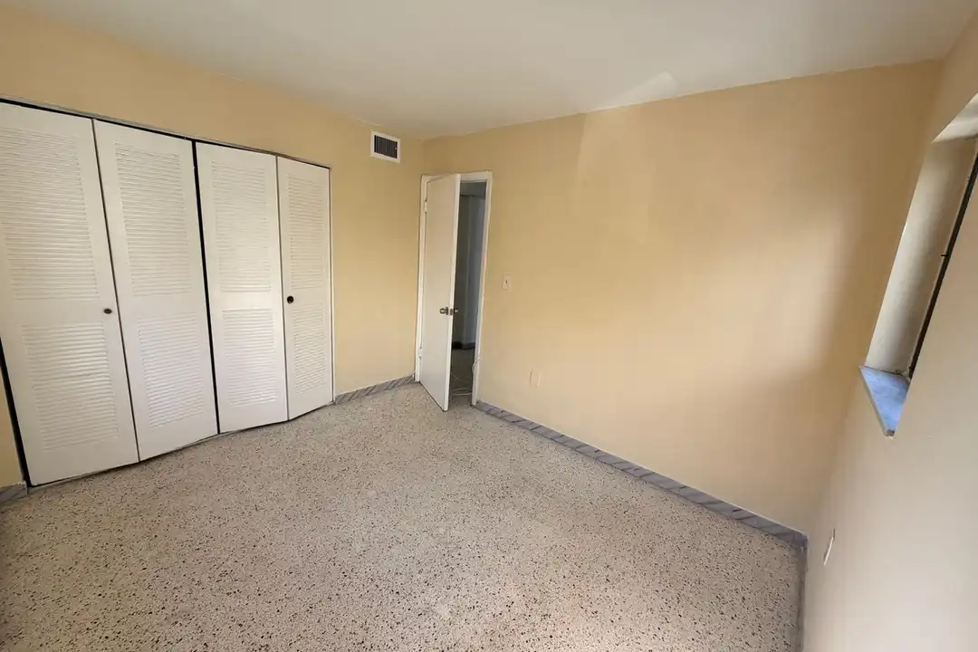 428 SW 5th Ave unit 203 - View 6