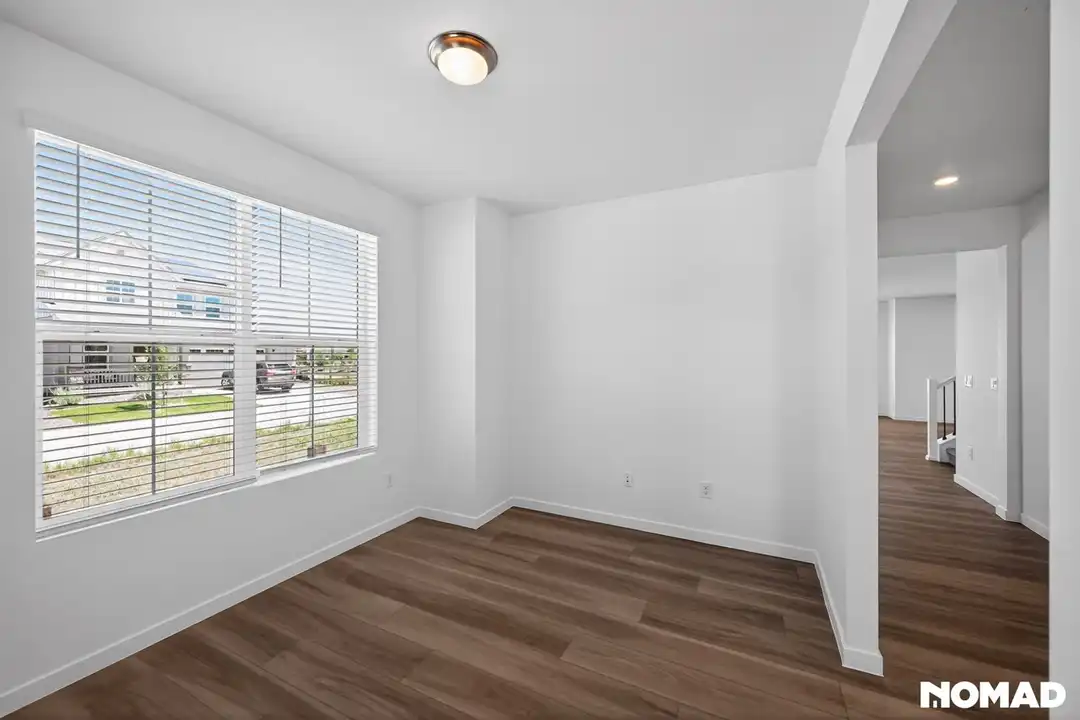 4858 Astor Pl - More