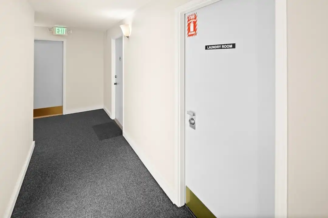 3711 26th Pl W unit 405 - View 4