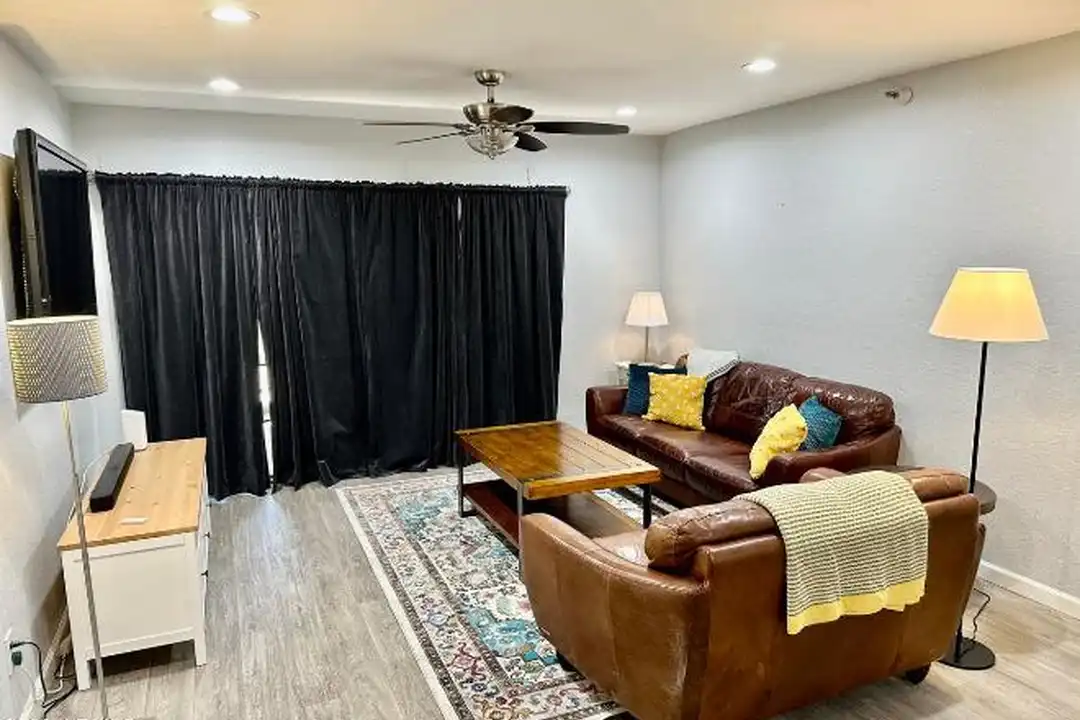 8020 E Thomas Rd - View 2
