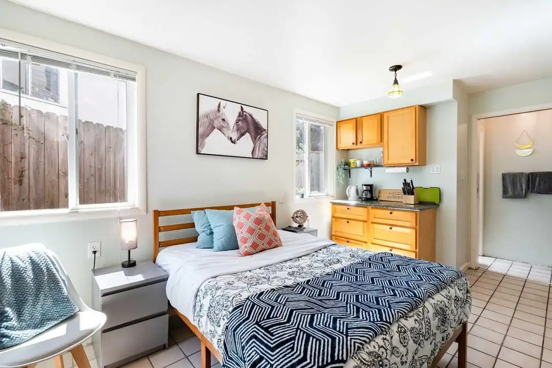 Apartment in Berkeley - More