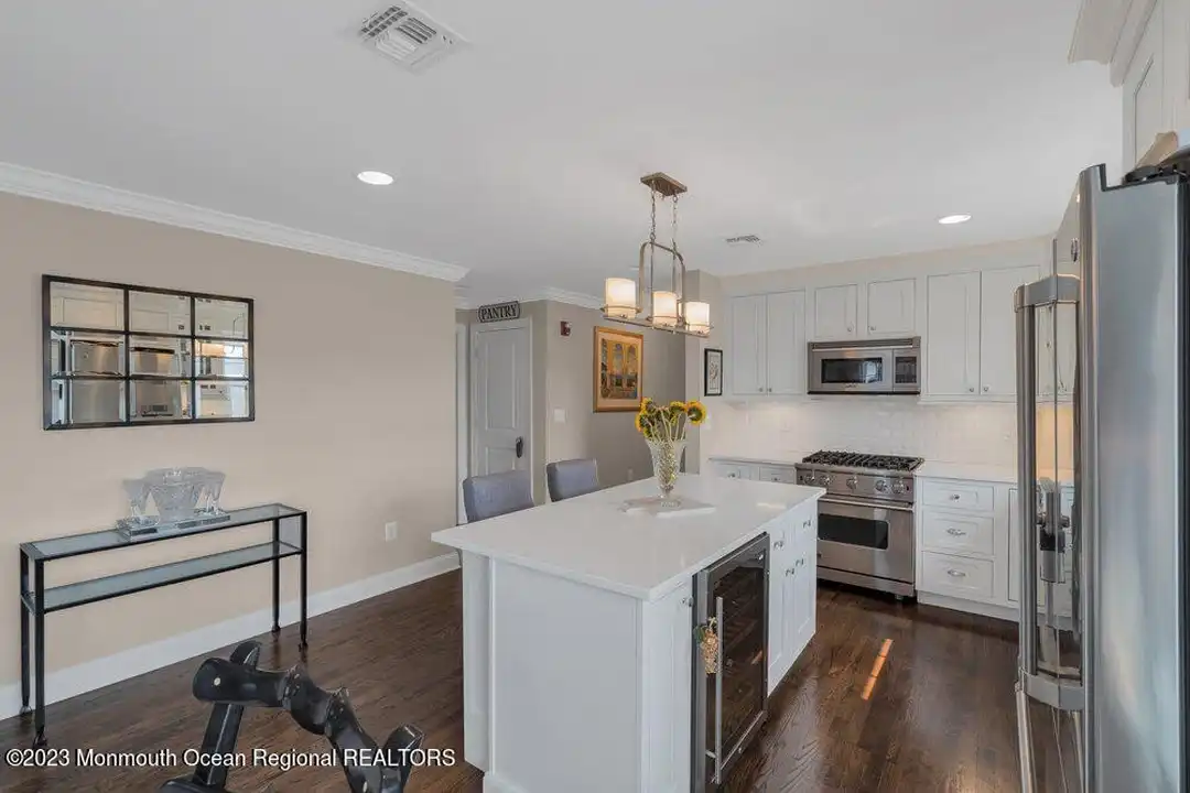 308 Morris Ave #A - More