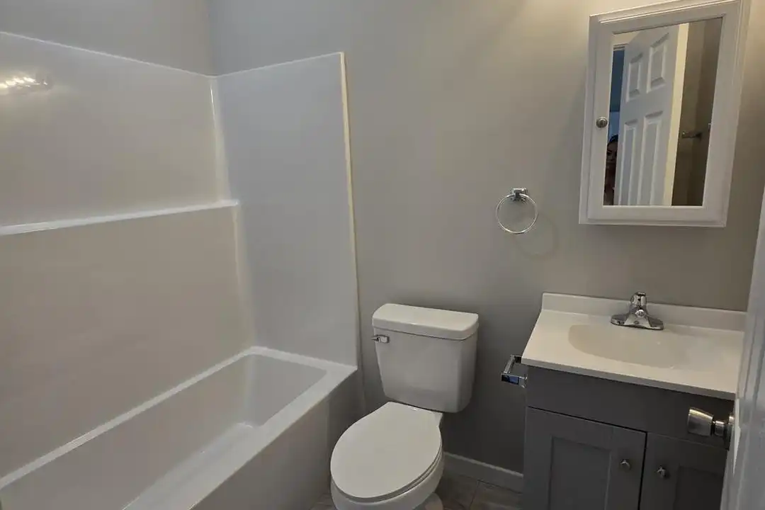 2212 S 1st Ave unit 1-3 - View 4