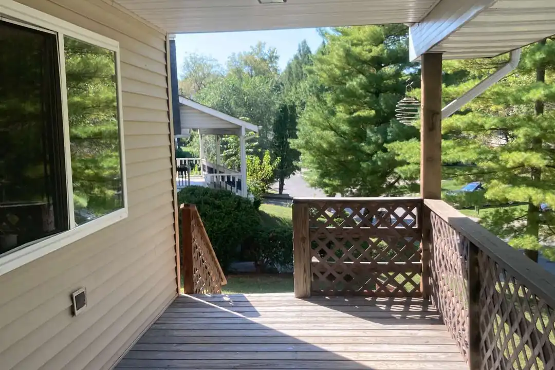 8 Holloway Dr unit B - View 2