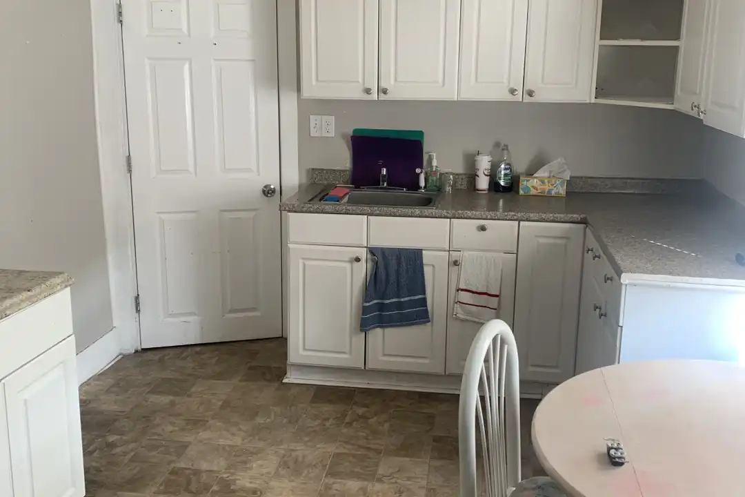 8 Warren St unit 3 – photo 1 of 22