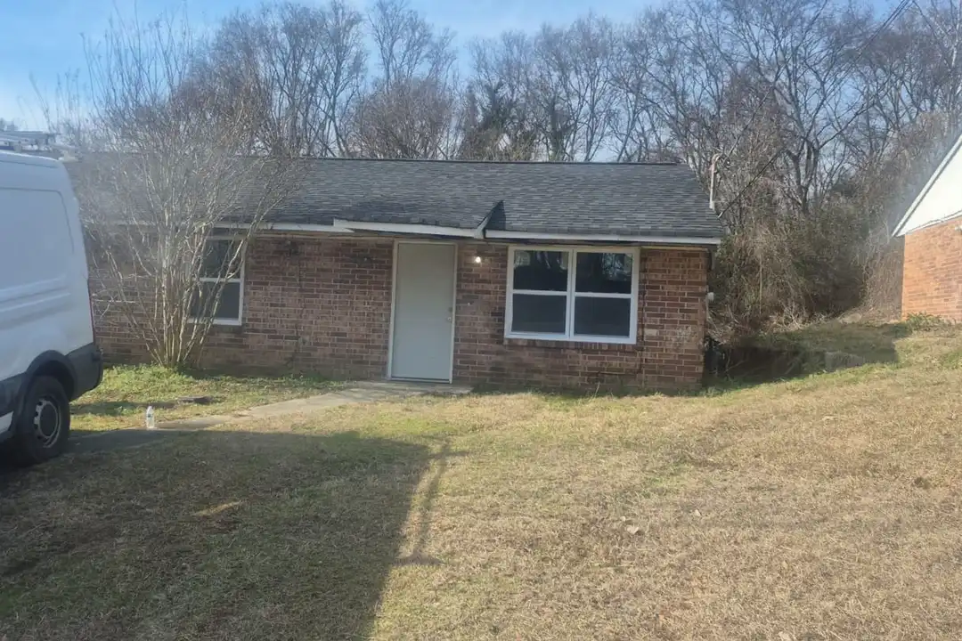 314 W Thomas Ct – photo 1 of 10