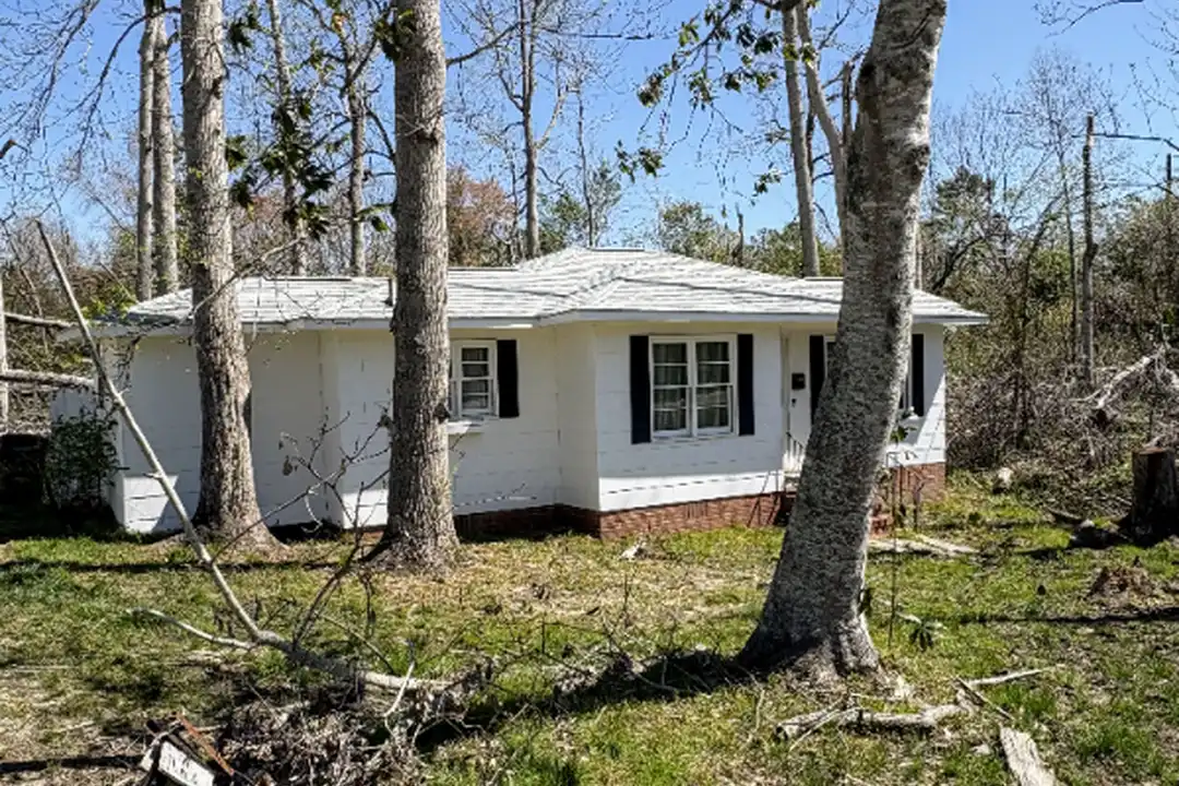 646 N Main St – photo 1 of 19