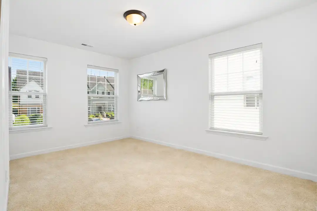 727 Maypearl Ln unit WHOLE HOUSE - View 4