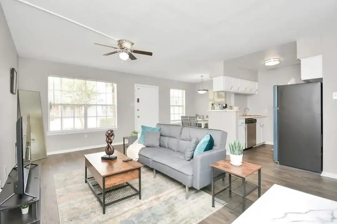 202 Cole St unit 15 - More