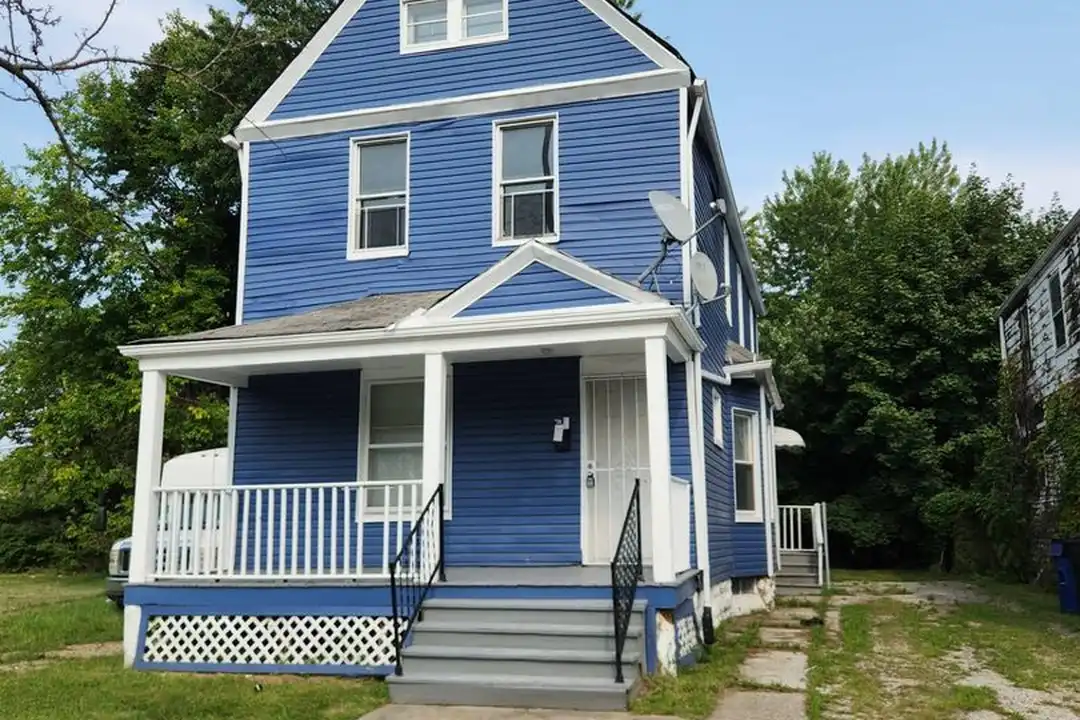 2345 E 76th St – photo 1