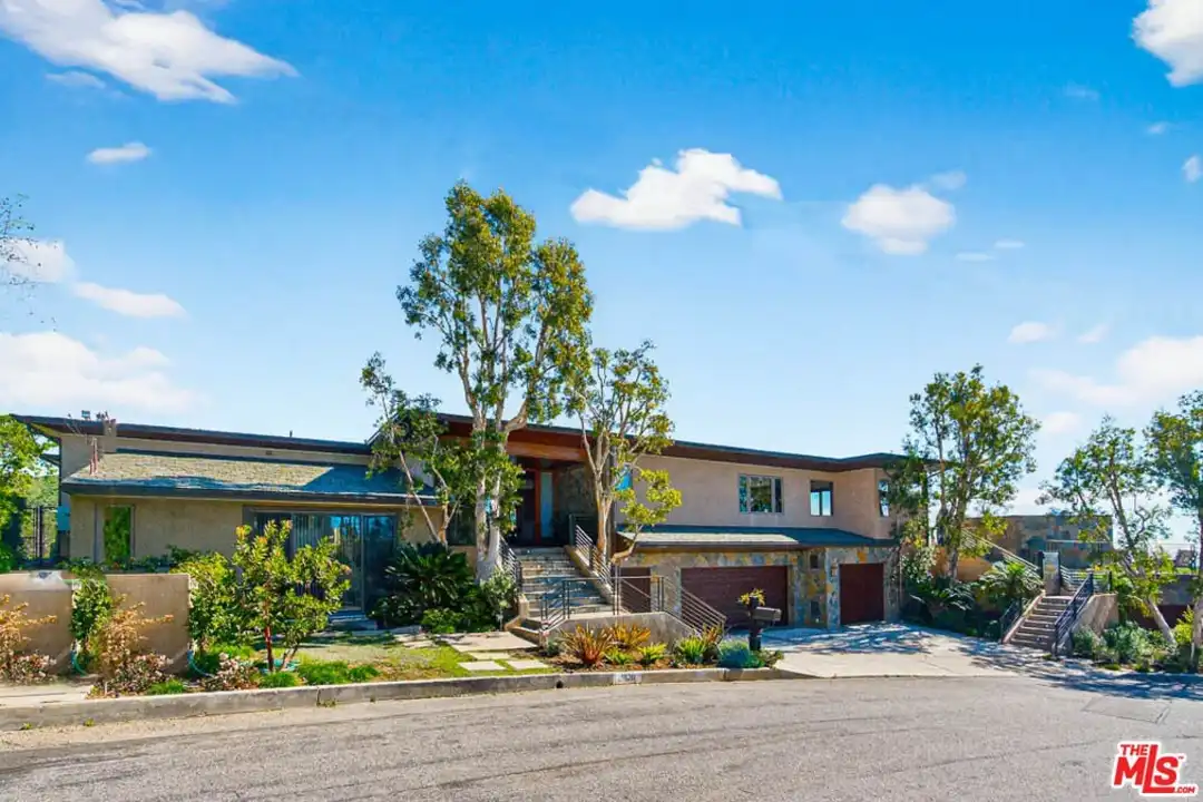 House in Los Angeles - View 2