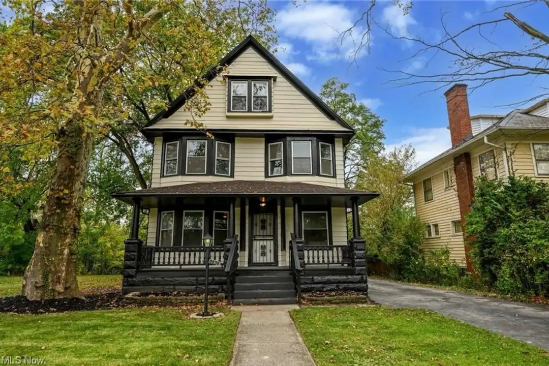 2636 East Blvd – photo 1