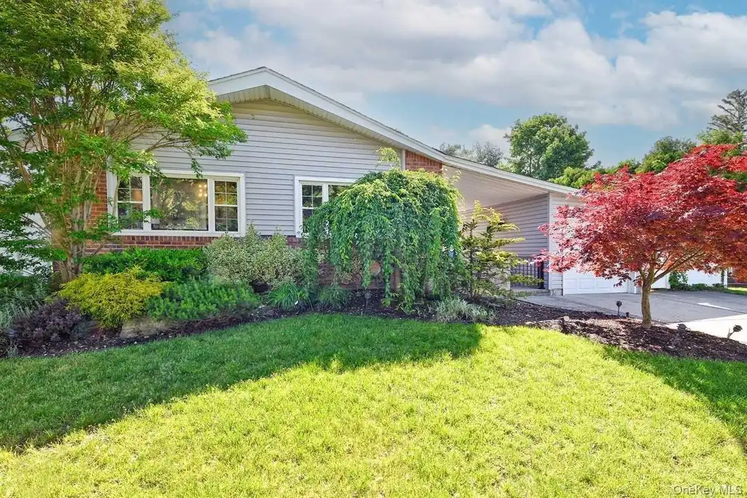 18 Shelter Hill Rd – photo 1 of 21