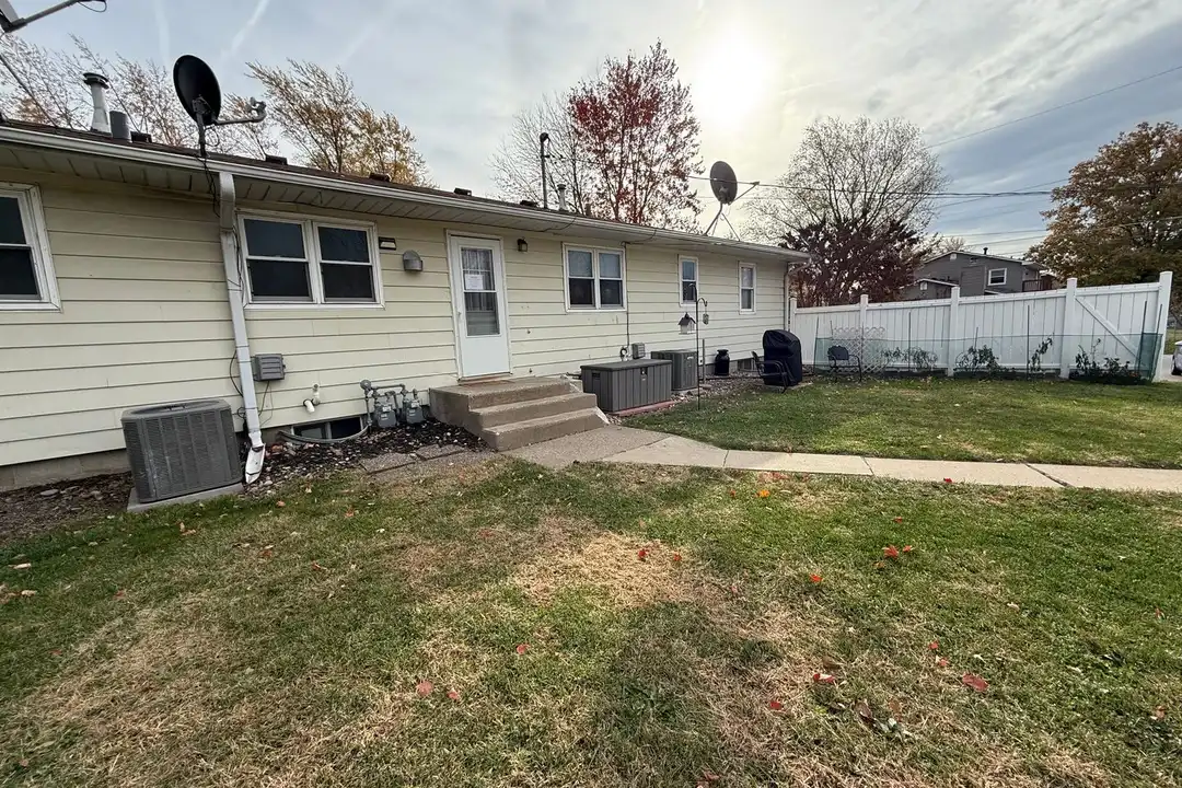 508 12th St unit A – photo 1 of 19