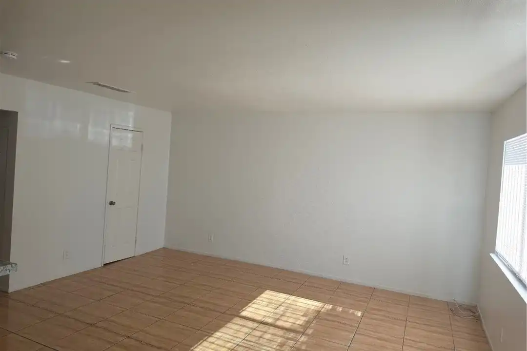 1809 Putnam Ave #0 - More