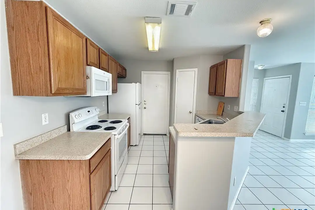 2754 FM1044 - View 4