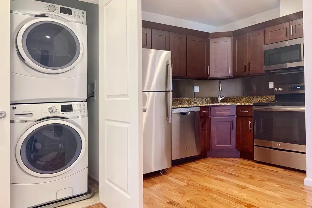 1800 Ridge Ave #7 – další