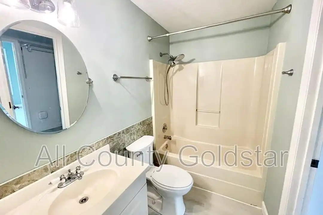 4410 Warren Ave unit 104 - More