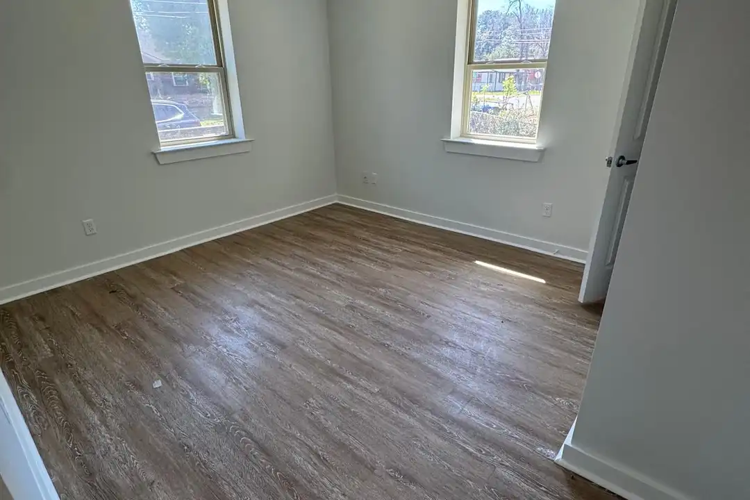 1914 Carlton St - View 3