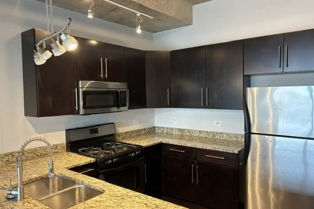 1610 W Fullerton Ave #409 – pohled 2