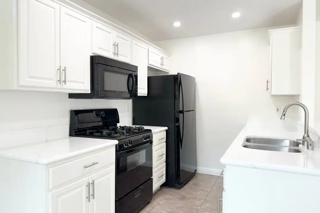 1435 N Vulcan Ave unit 9 - View 5