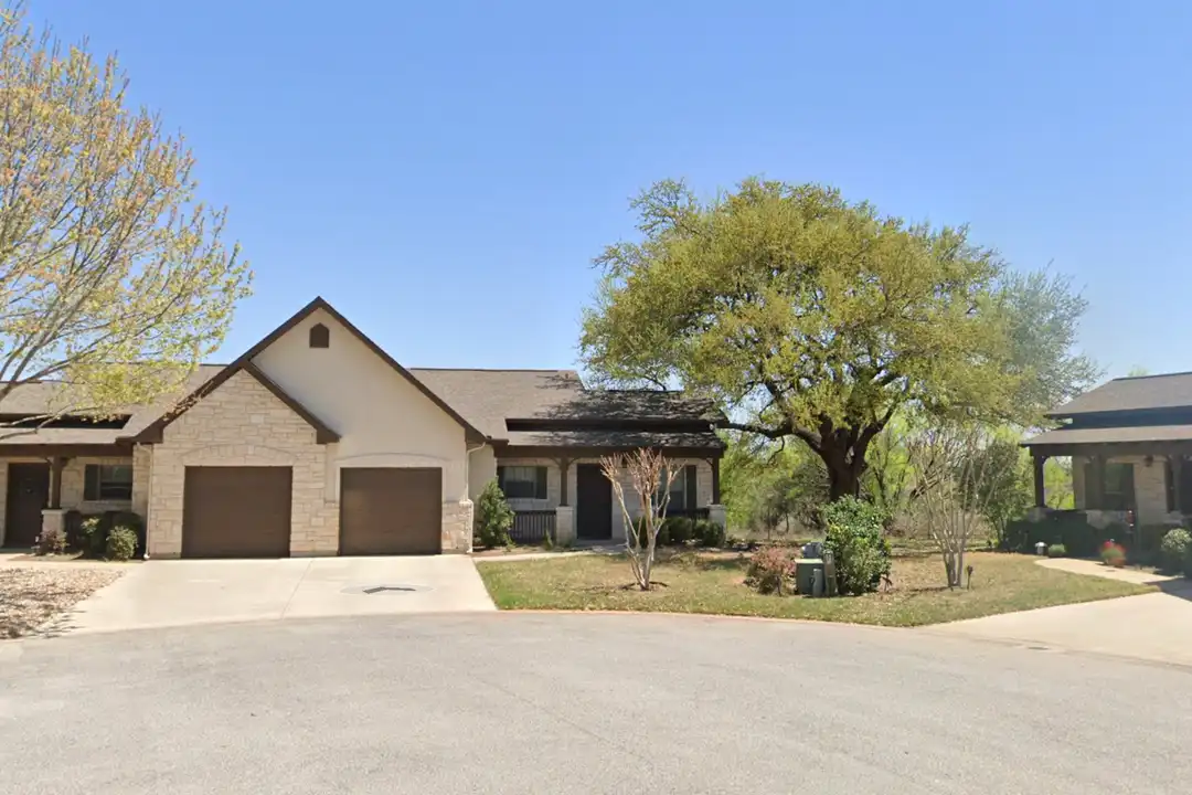 92 Gateway N unit 6 – photo 1 of 3