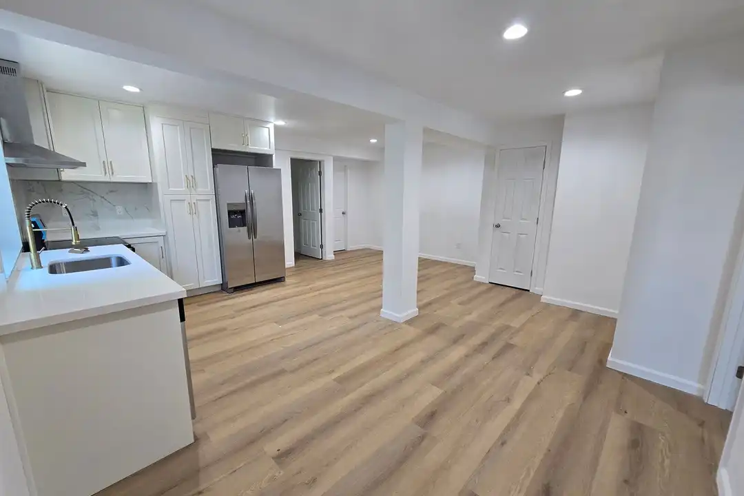 5534 Jefferson Ave unit 2 - View 2