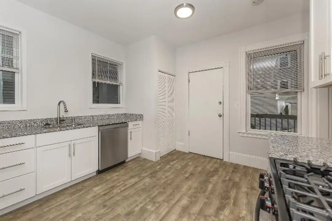172 Boylston St – pohled 5