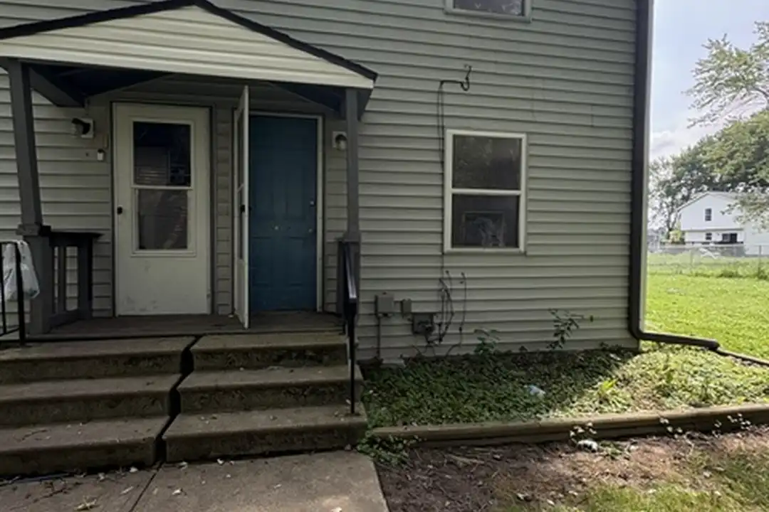 9544 Cloverleaf Rd unit A – photo 1 of 11