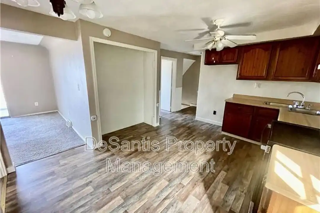 545 Pacific Ave - View 5