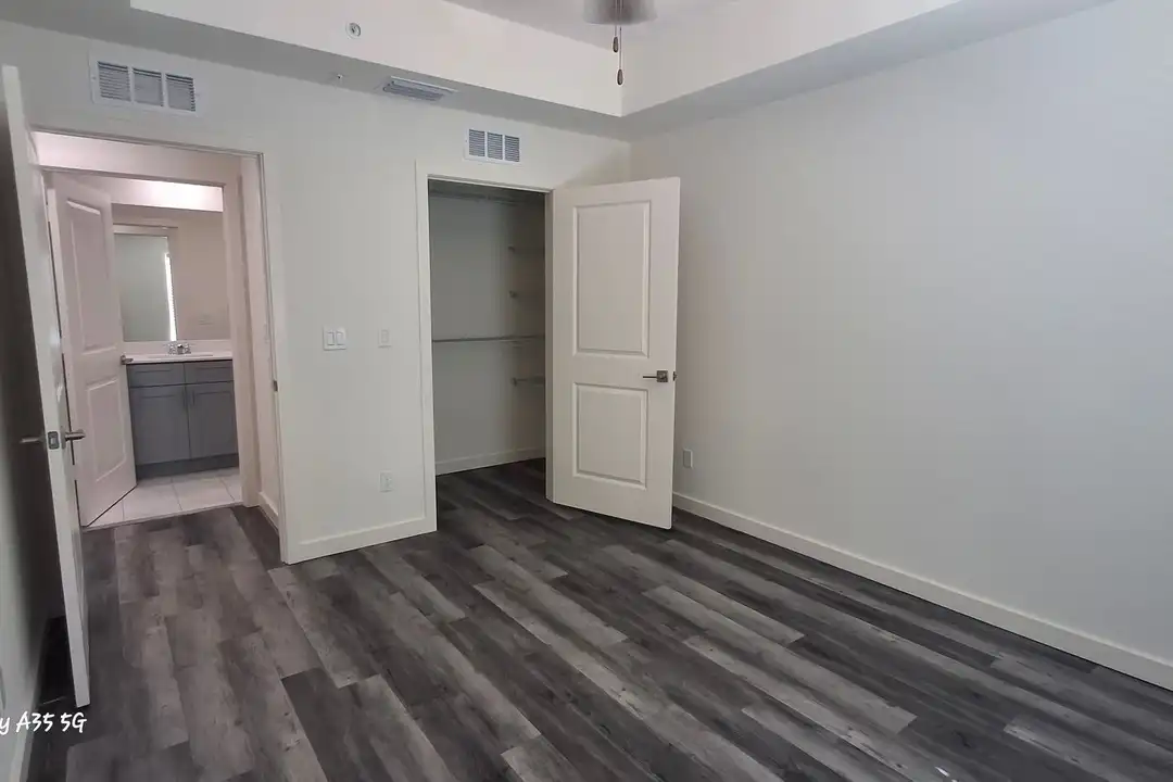 3170 Oleander Ave - View 5