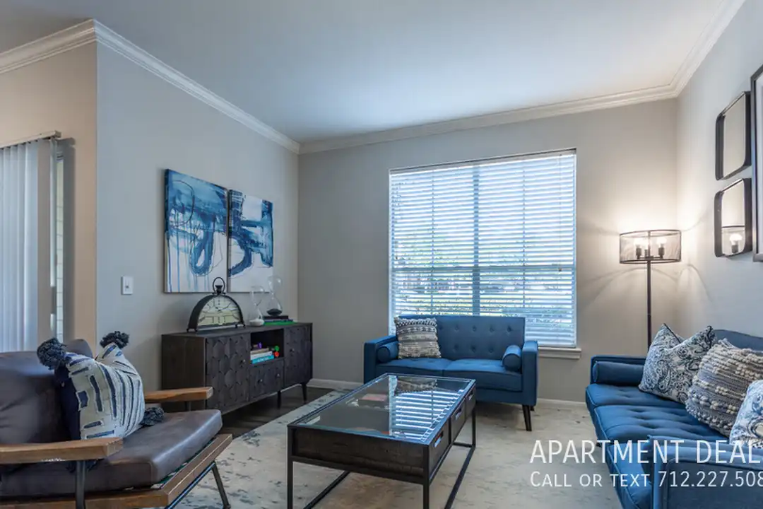 9756 Windwater Dr – pohled 3