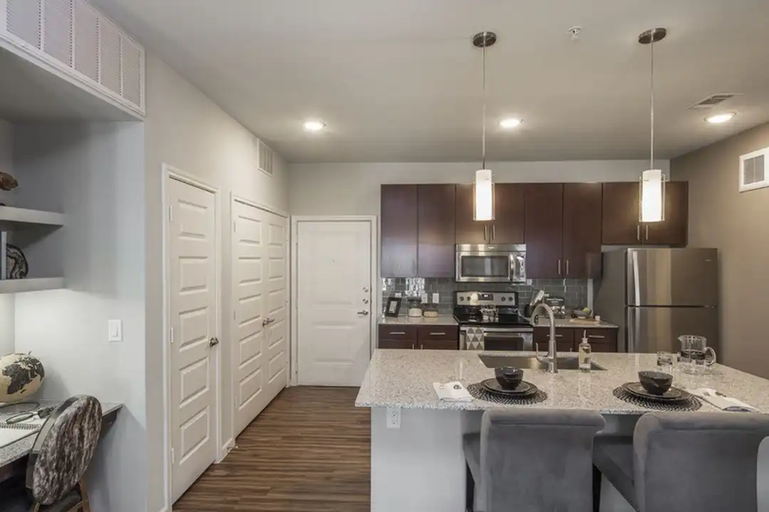 721 W Slaughter Ln unit # 518 - View 3
