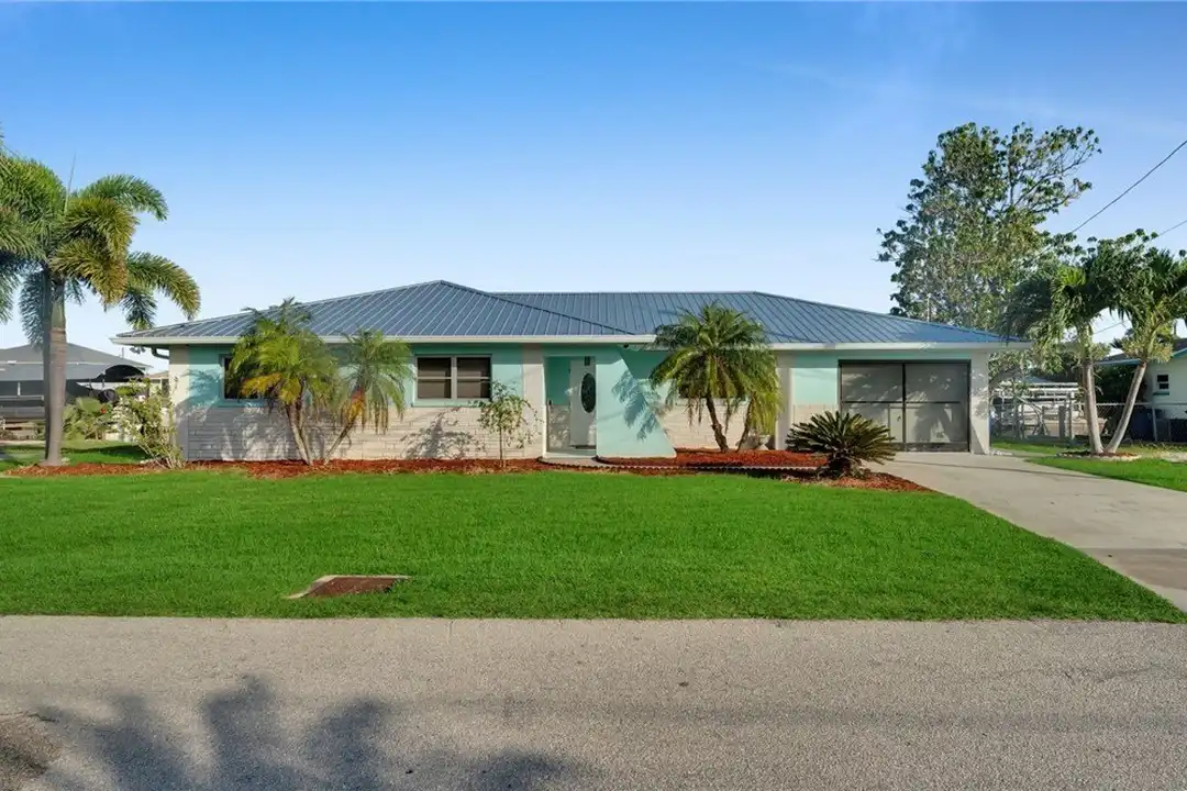 2758 Bruce St - View 2