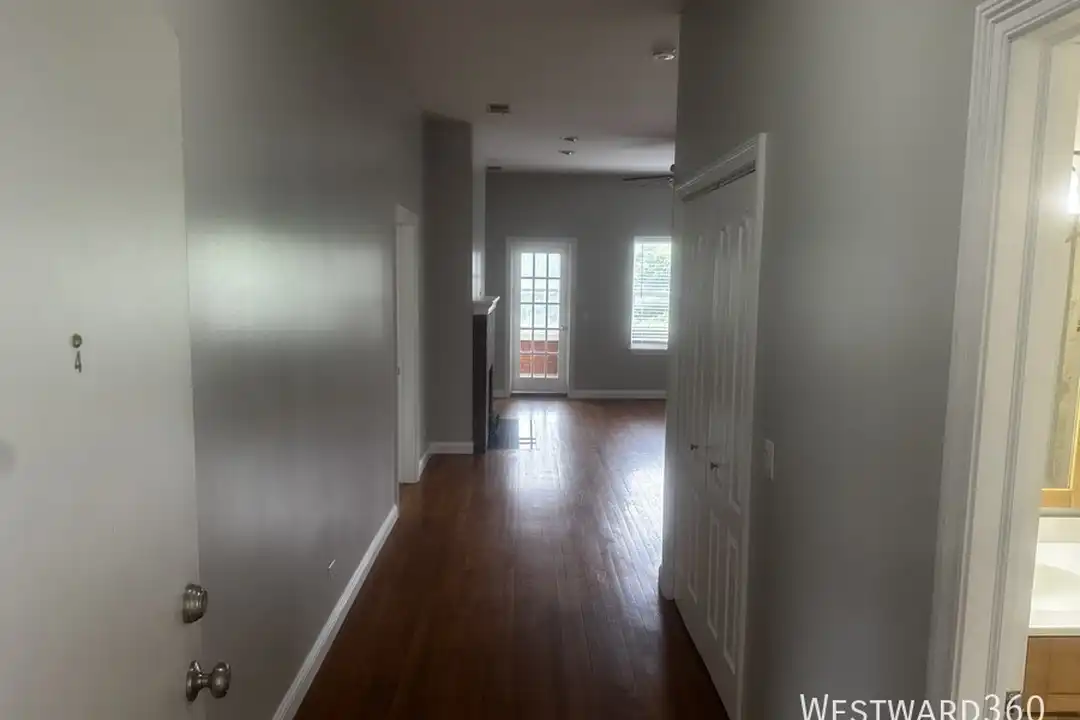 Apartment in Chicago - View 5