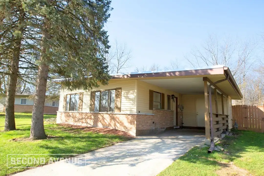 490 Shabbona Dr – photo 1